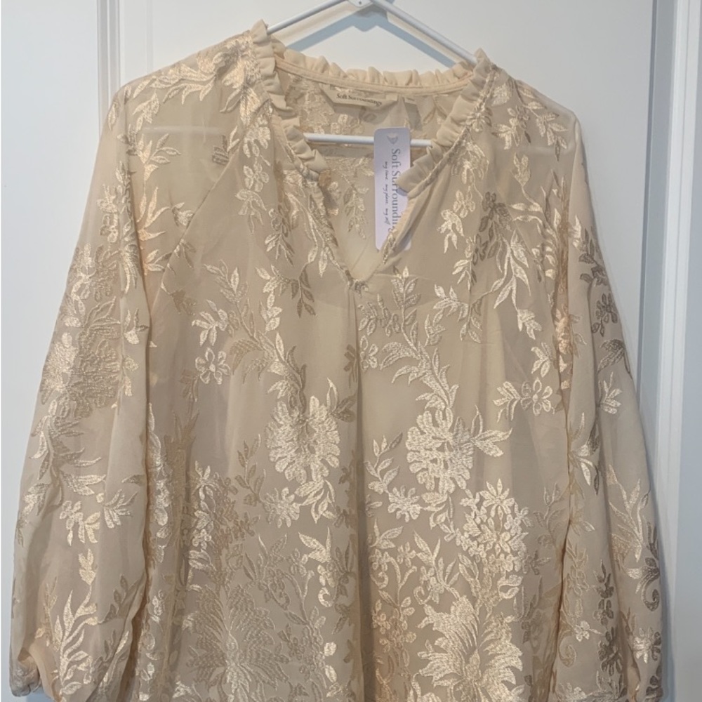 NWT Soft Surroundings Ladies Lace Winter White Top